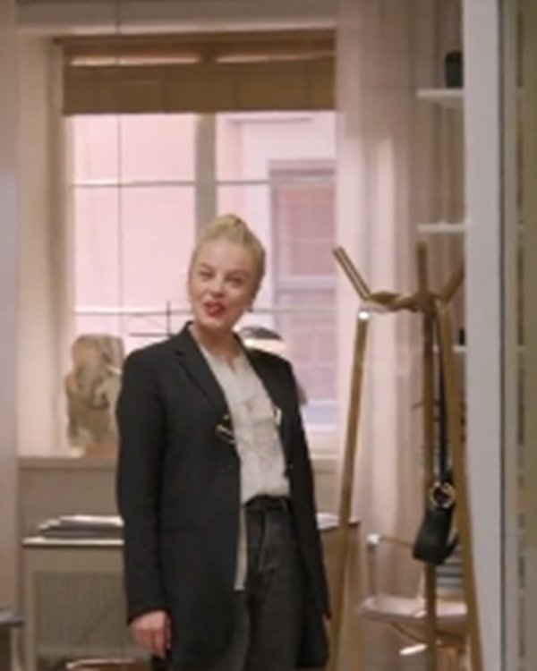 Love_&_Anarchy_S02_Ida_Engvoll_Black_Blazer_1