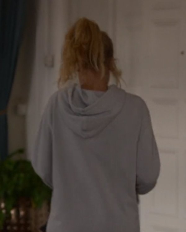 Love_&_Anarchy_S02_Ida_Engvoll_Hoodie_1
