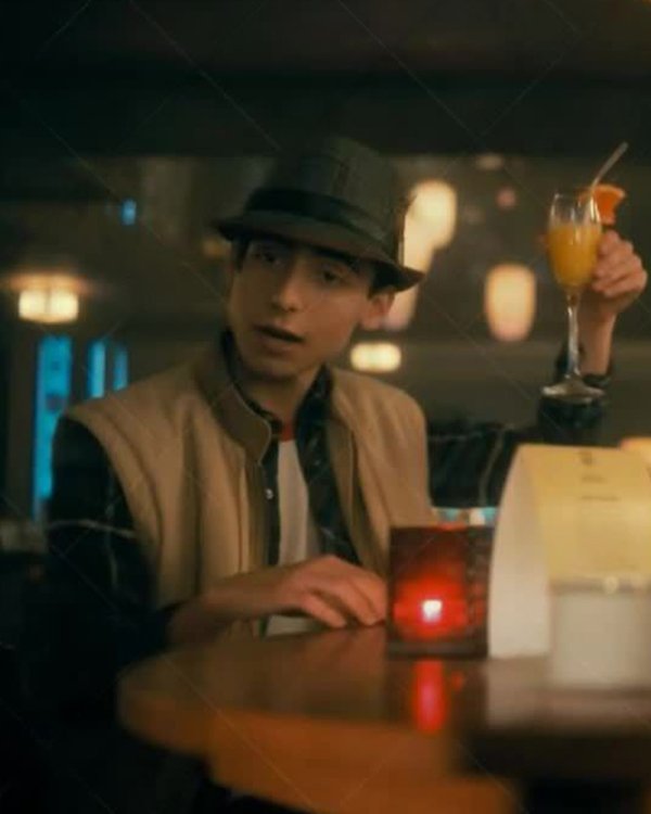 The_Umbrella_Academy_S03_Aidan_Gallagher_Vest_1