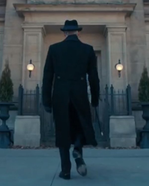 The_Umbrella_Academy_S03_Colm_Feore_Black_Coat_2