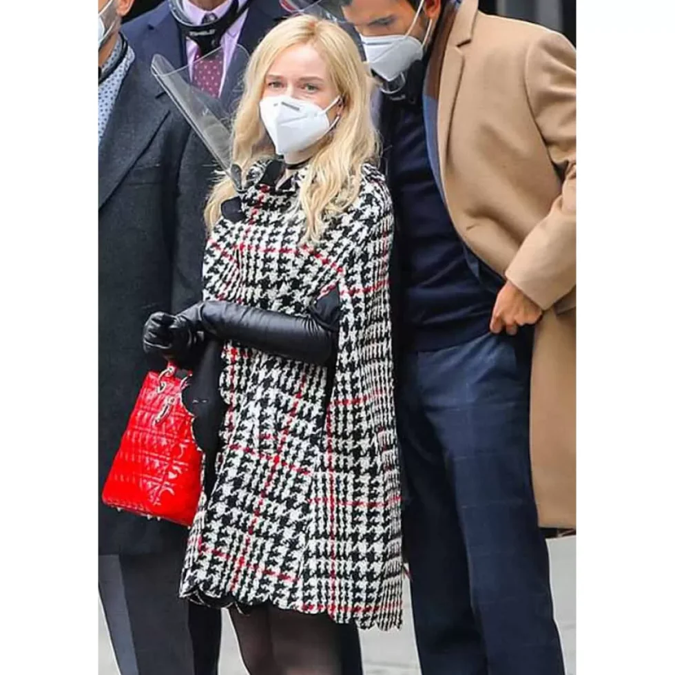 JULIA_GARNER _INVENTING_ANNA _COAT_1