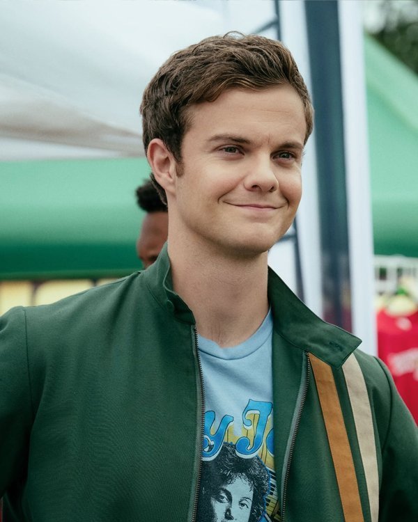 The_Boys_S03_Jack_Quaid_Striped_Jacket_2