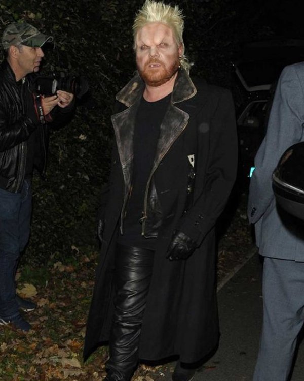 The_Lost_Boys_David_Black_Coat_1