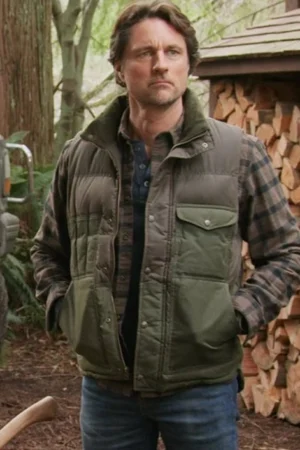 Virgin_River_Martin_Henderson_Vest