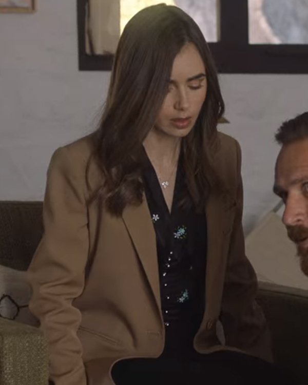 Windfall_2022_Lily_Collins_Blazer_4