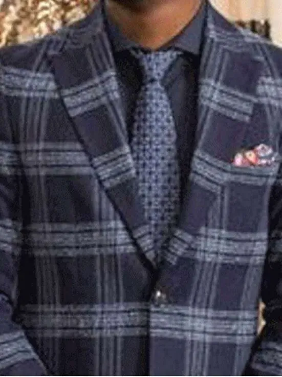 Emily-In-Paris-Julien-Suit2