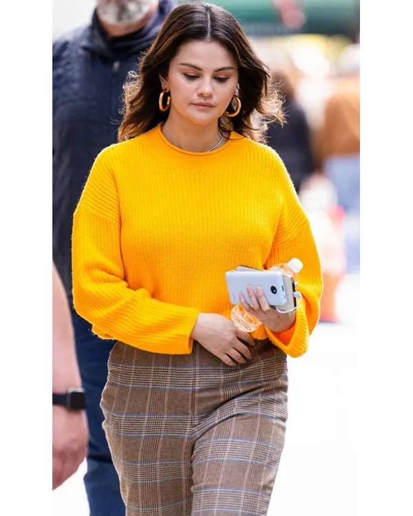 Only Murders in the Building 2024 Selena Gomez Yellow Sweater - Image 2