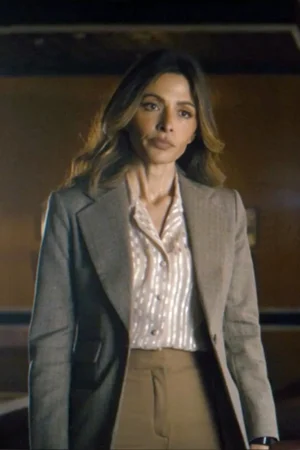 Paradise S01 Sarah Shahi Blazer