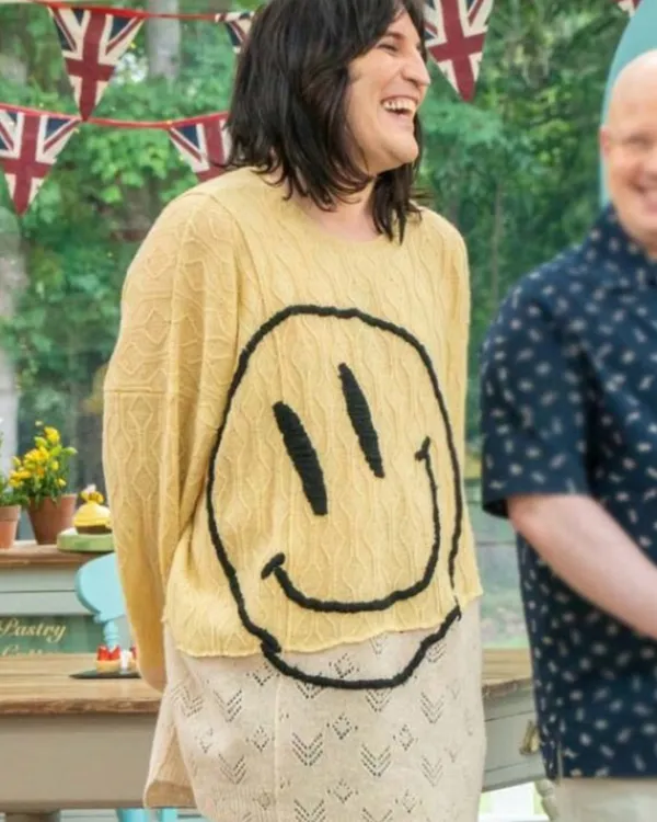 Bake Off Noel Fielding Smiling Face Yellow Jumper