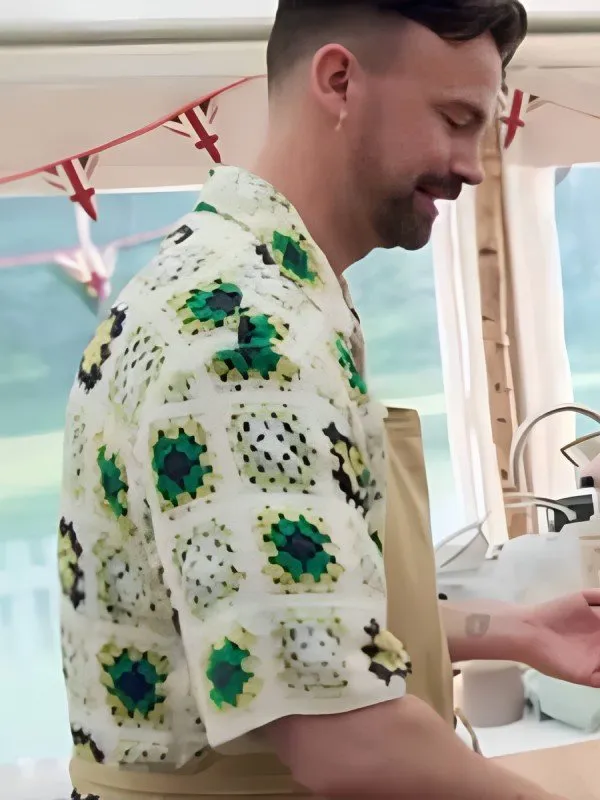Great British Bake Off S015 Green Crochet Shirt