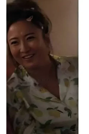 Emily-In-Paris-S05-Ashley-Park-L (4)
