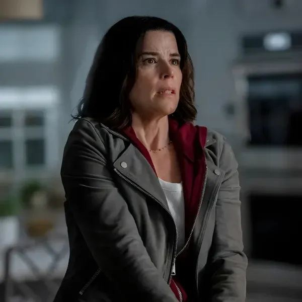 Neve-Campbell-Scream-7-Jacket-60